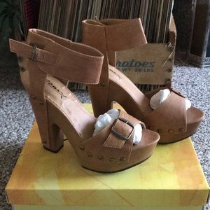 Gomax Sandals NIB